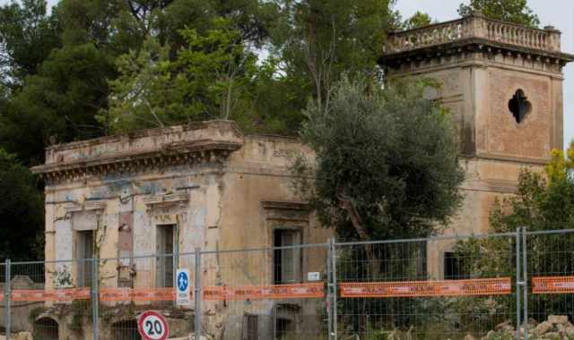 Bari, in via Amendola riemerge una misteriosa villa in stile liberty: Non sar abbattuta